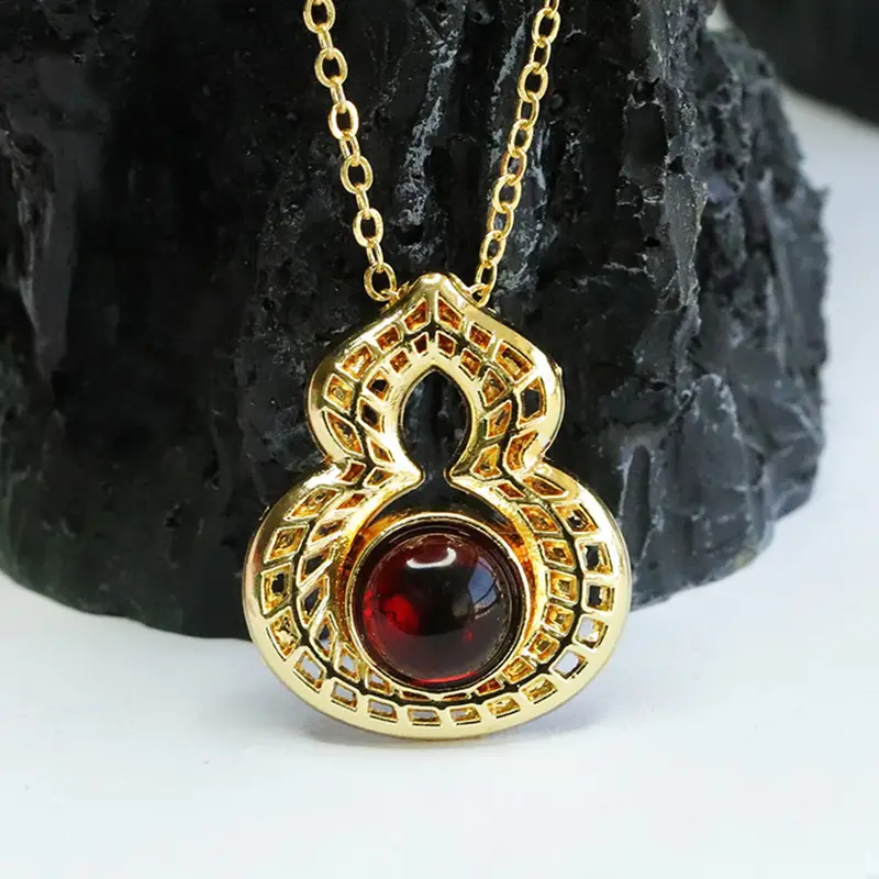 Guan Yu Pendant Necklace with Natural Amber Blood Gourd Design — feature 7