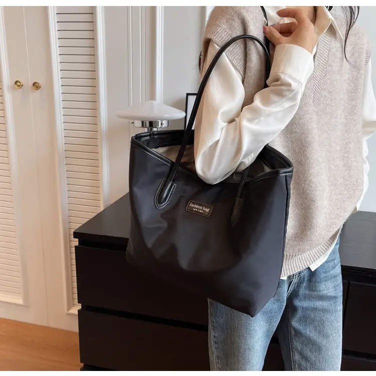 Black Leather Shoulder Bag for Women 2023 — feature 14