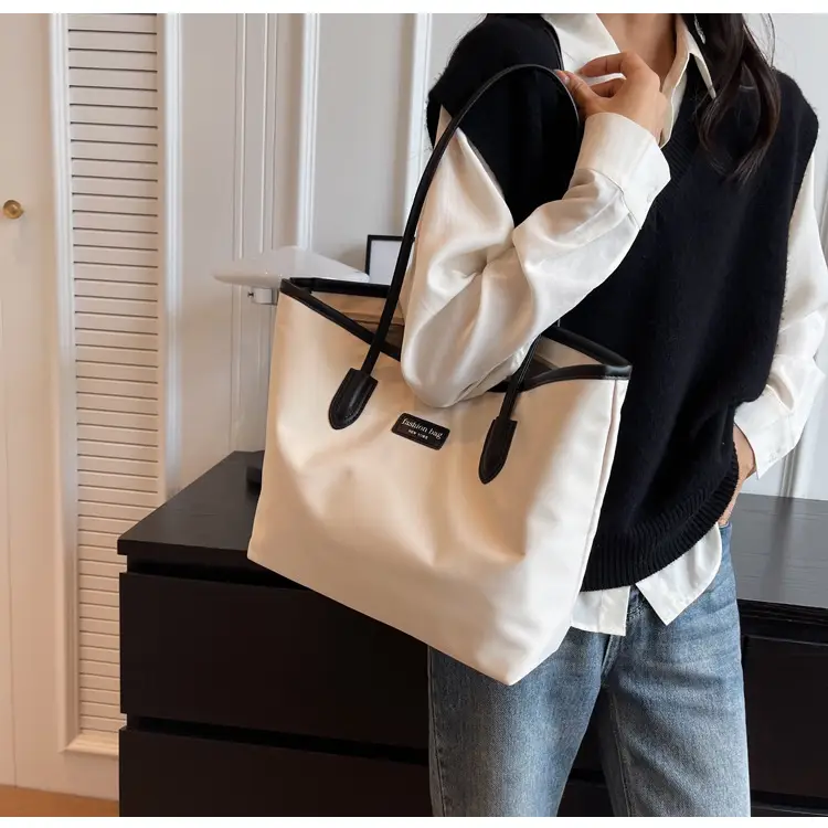 Black Leather Shoulder Bag for Women 2023 — feature 17
