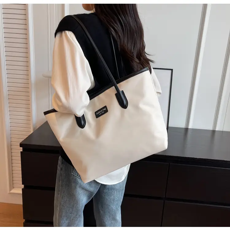 Black Leather Shoulder Bag for Women 2023 — feature 18