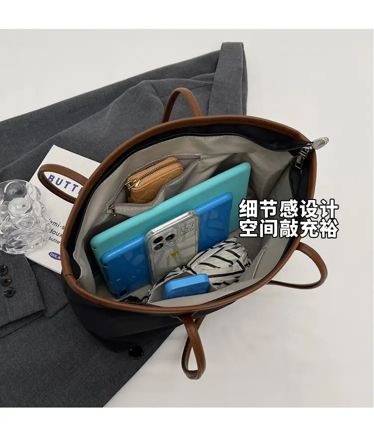 Black Leather Shoulder Bag for Women 2023 — feature 7
