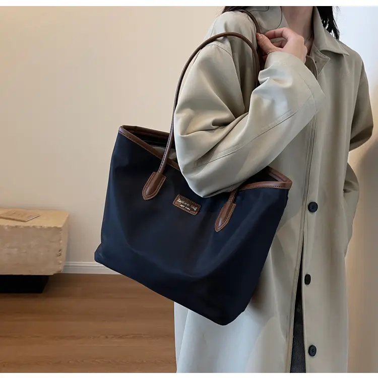 Black Leather Shoulder Bag for Women 2023 — feature 8