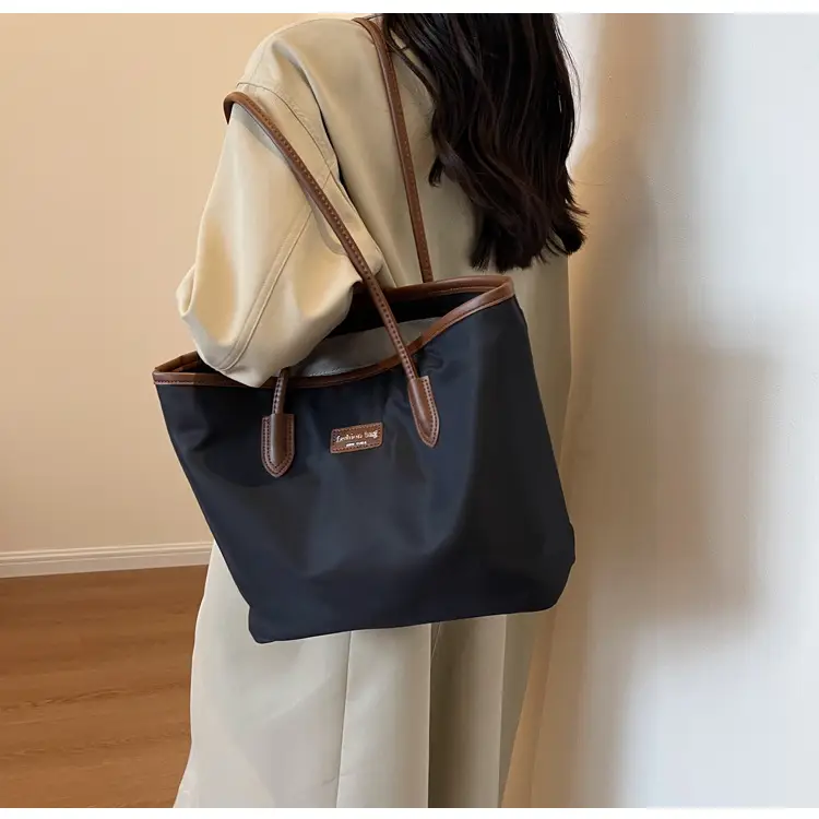 Black Leather Shoulder Bag for Women 2023 — feature 9