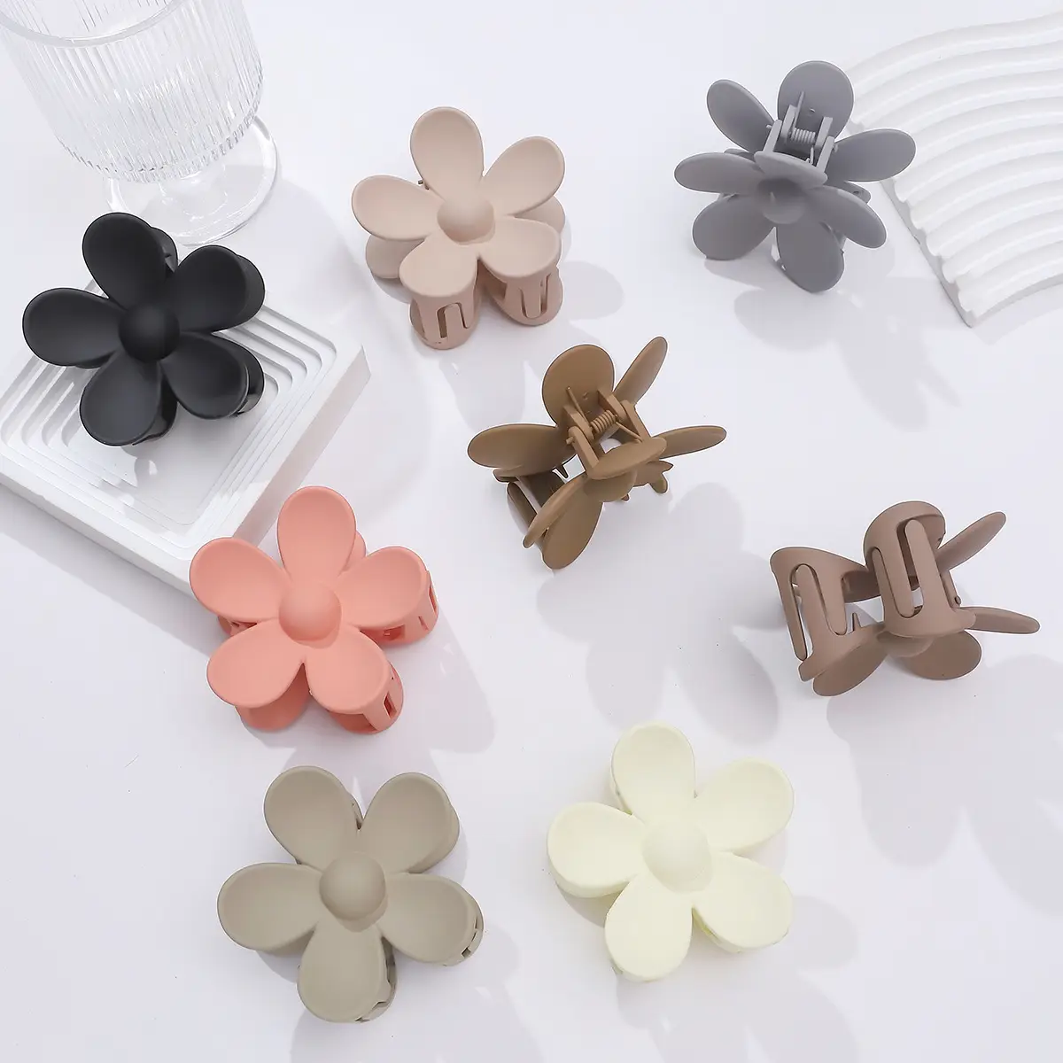 7cm Large Flower Hair Clip for Ponytail & High Ponytail — feature 2