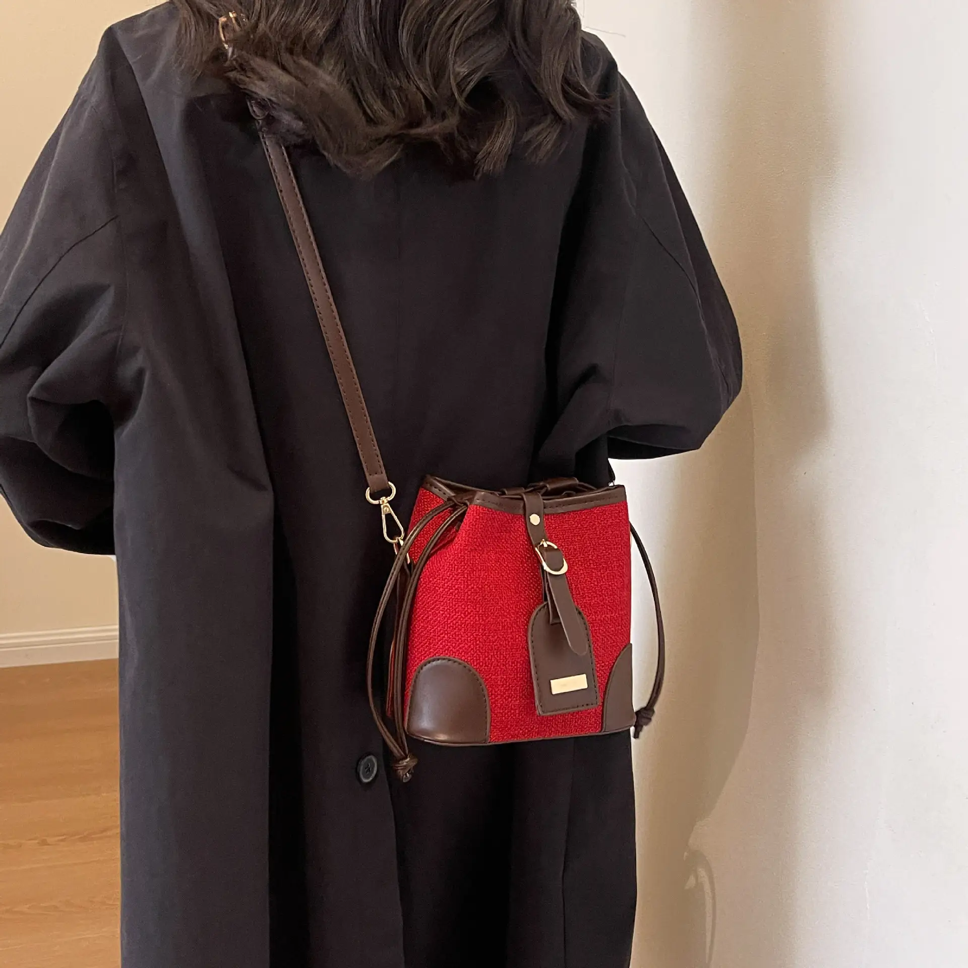 Women's Winter Canvas Shoulder Bag with Brown Accents - Image 2