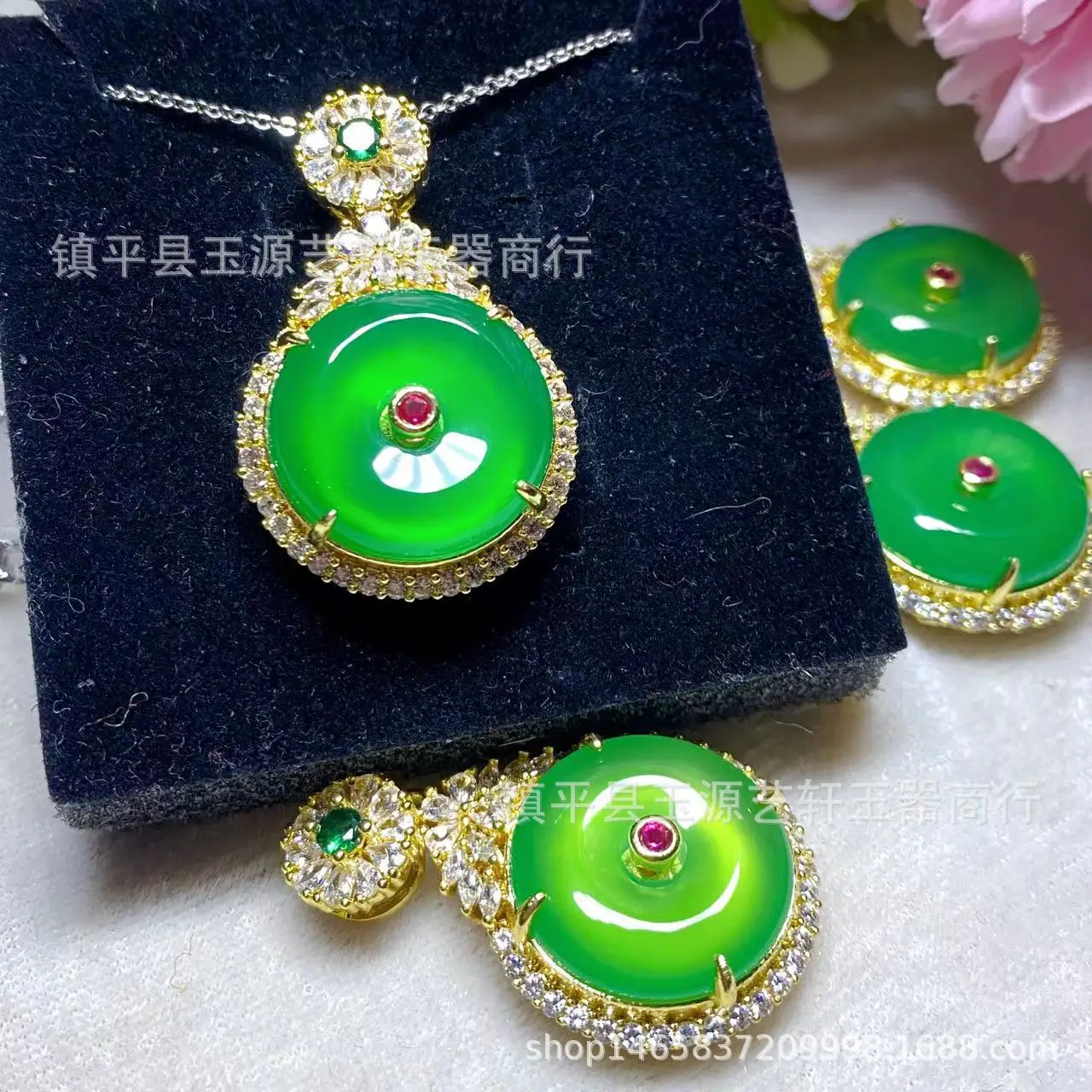 Wholesale Silver Plated Ice Green Chalcedony Safety Buckle Pendant — feature 14