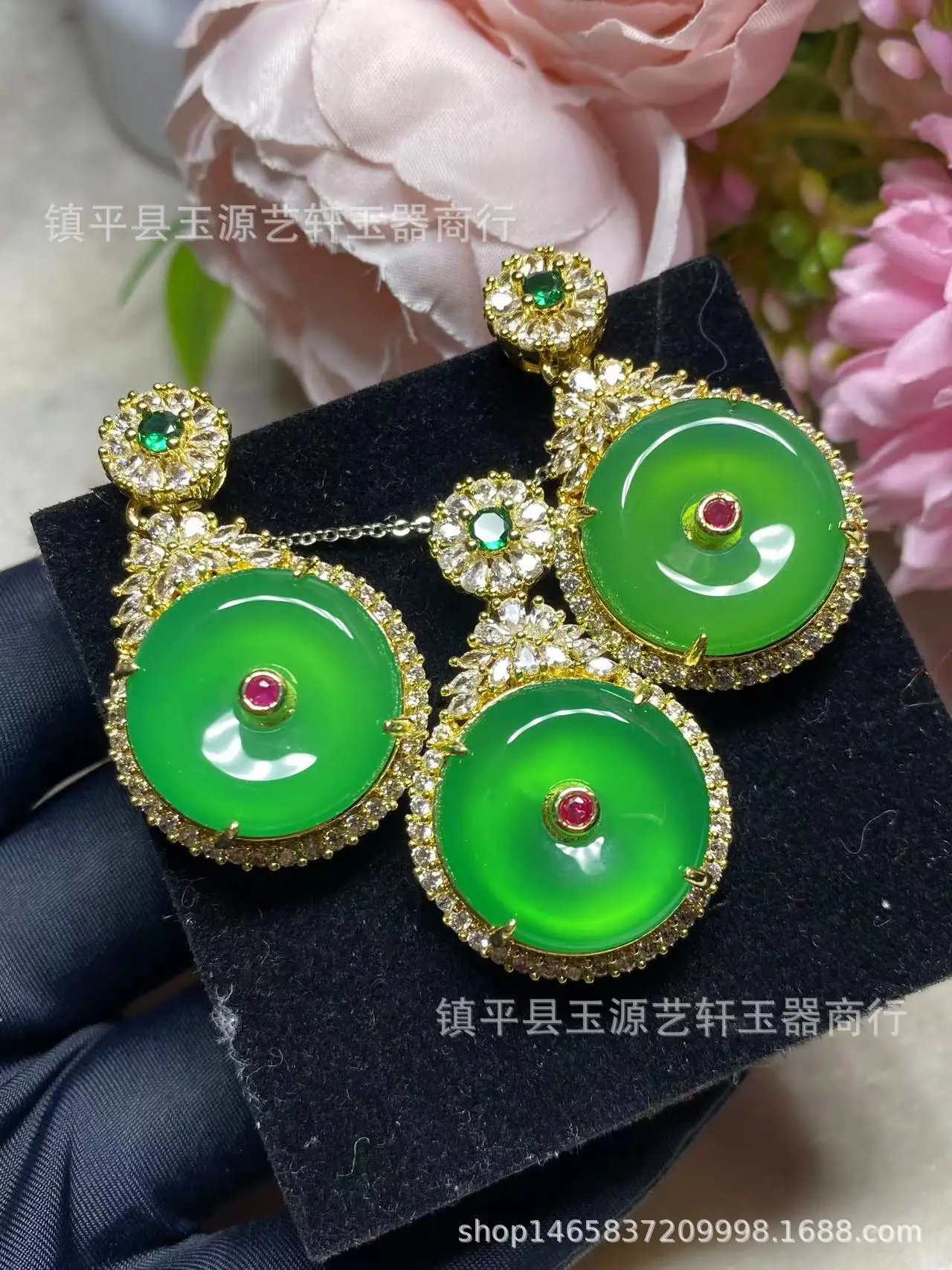 Wholesale Silver Plated Ice Green Chalcedony Safety Buckle Pendant — feature 4