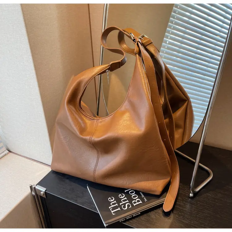 Women's Brown Leather Shoulder Bag & Wallet Set — feature 15