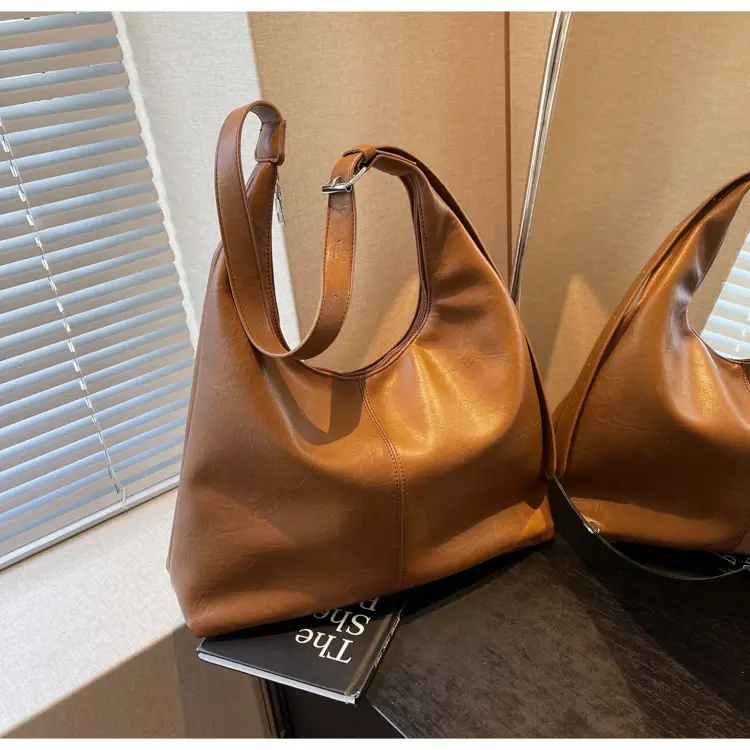 Women's Brown Leather Shoulder Bag & Wallet Set — feature 16
