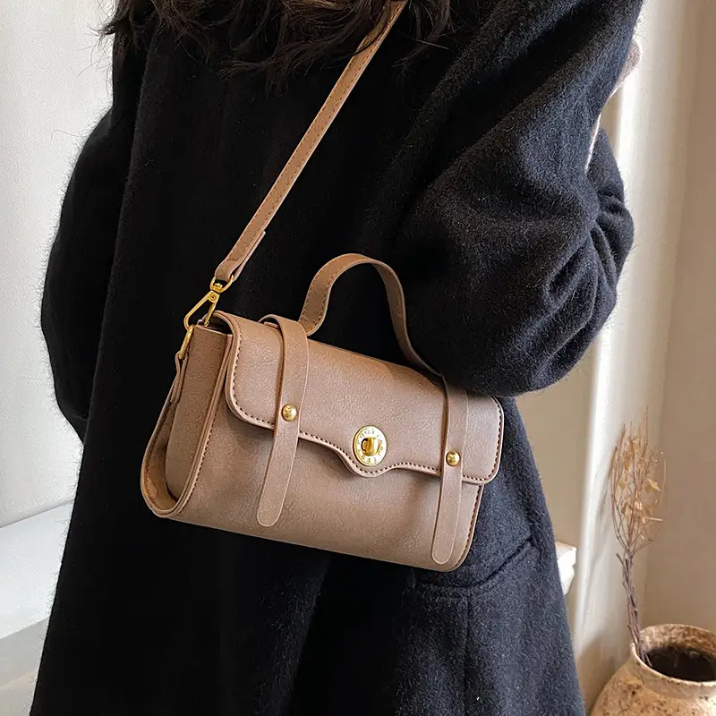 Women's Retro Messenger Bag Brown Shoulder Bag 2023