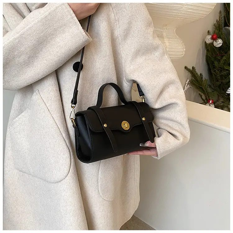 Women's Retro Messenger Bag Brown Shoulder Bag 2023 — feature 14