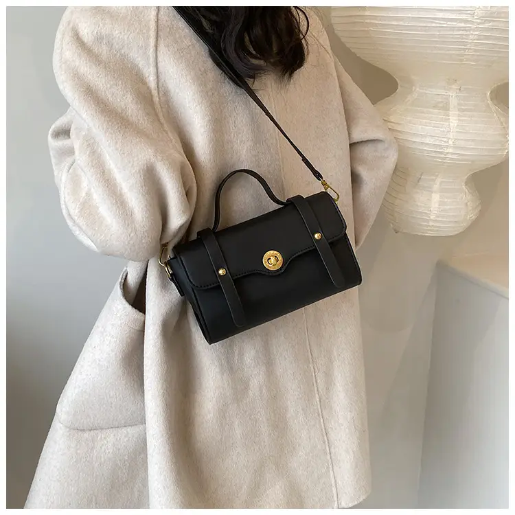 Women's Retro Messenger Bag Brown Shoulder Bag 2023 — feature 15