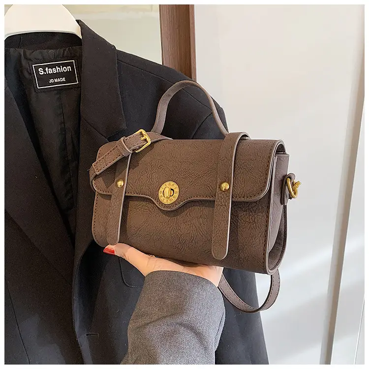 Women's Retro Messenger Bag Brown Shoulder Bag 2023 — feature 19