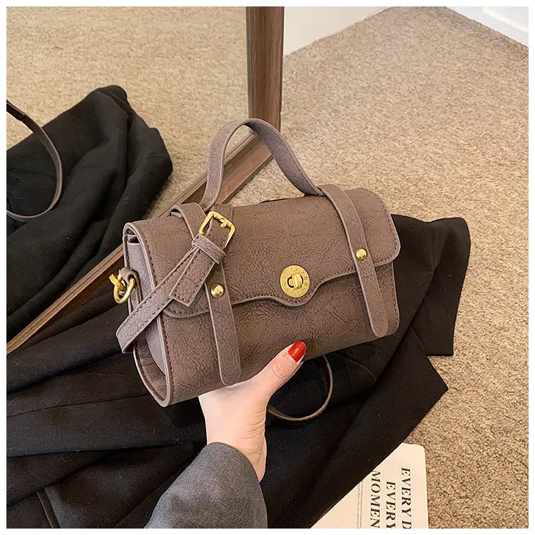 Women's Retro Messenger Bag Brown Shoulder Bag 2023 — feature 21