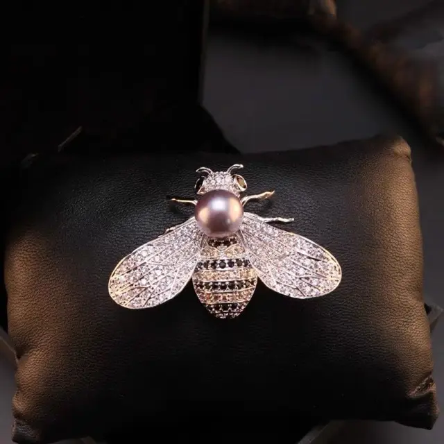 Bee Charm with Freshwater Pearl Gold Plated - Image 2