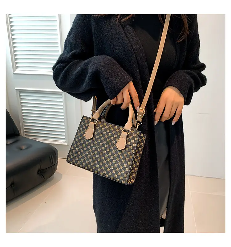 Women's Retro Contrast Crossbody Bag 2023 New Arrival — feature 14
