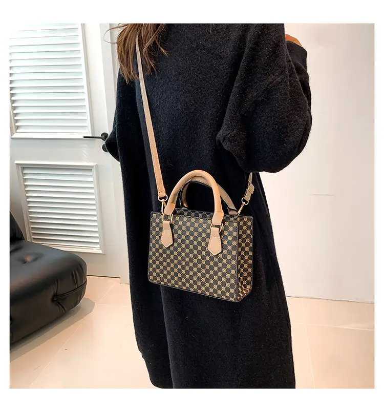 Women's Retro Contrast Crossbody Bag 2023 New Arrival — feature 15