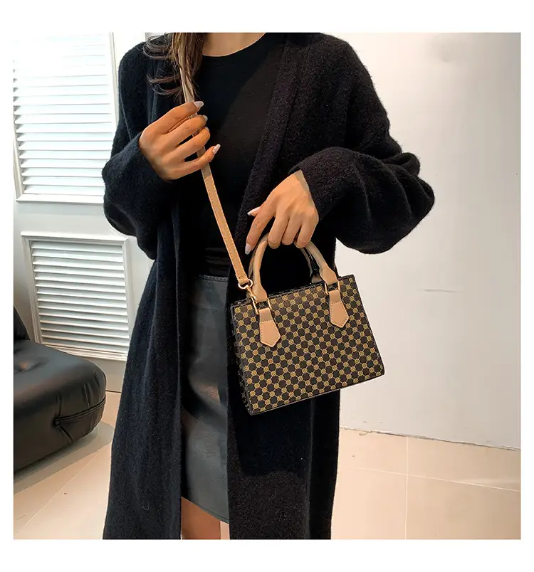 Women's Retro Contrast Crossbody Bag 2023 New Arrival — feature 16