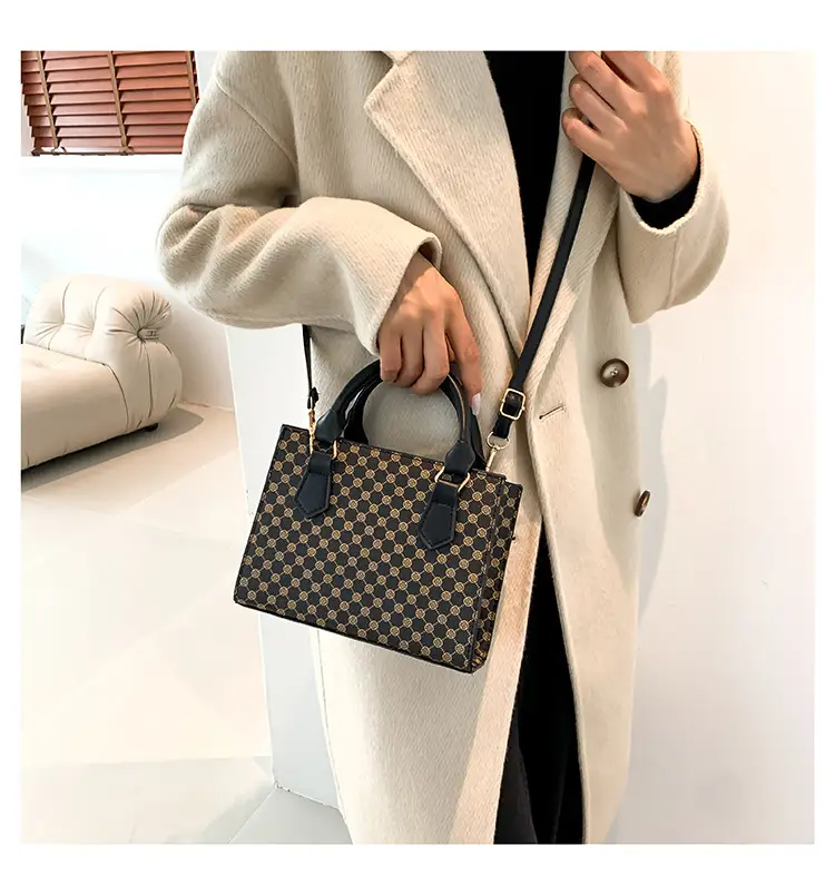Women's Retro Contrast Crossbody Bag 2023 New Arrival — feature 18