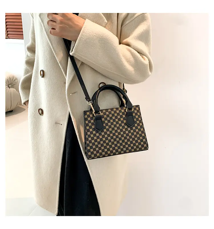 Women's Retro Contrast Crossbody Bag 2023 New Arrival — feature 19