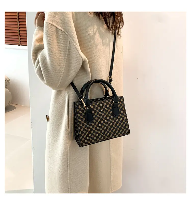 Women's Retro Contrast Crossbody Bag 2023 New Arrival — feature 20