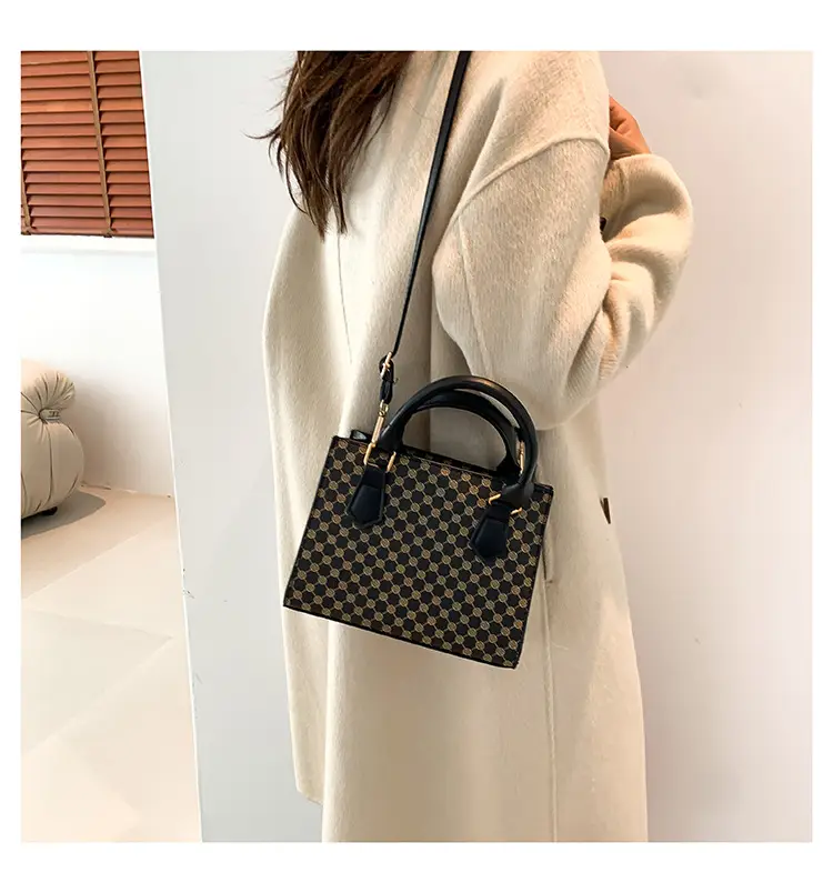 Women's Retro Contrast Crossbody Bag 2023 New Arrival — feature 21
