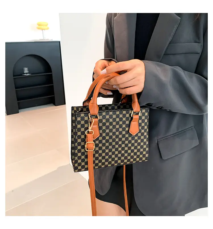 Women's Retro Contrast Crossbody Bag 2023 New Arrival — feature 23