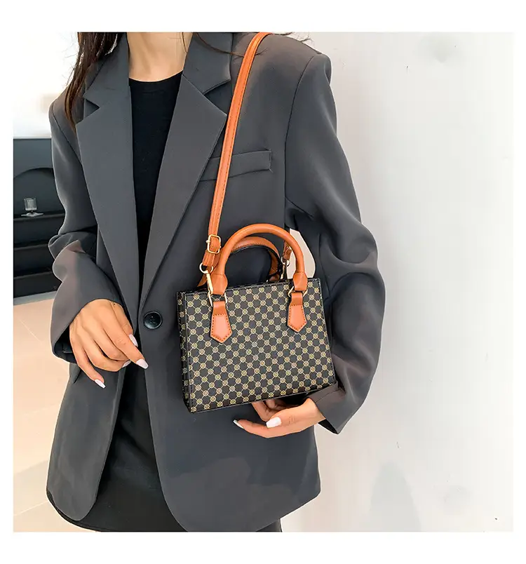 Women's Retro Contrast Crossbody Bag 2023 New Arrival — feature 26