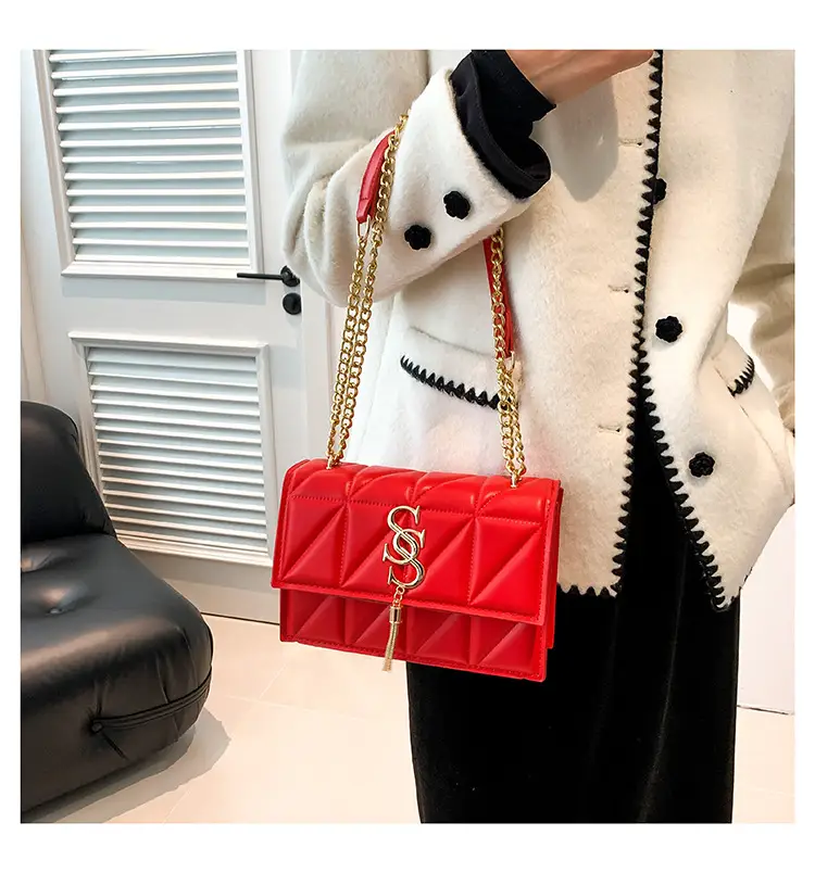 Red Rhomboid Shoulder Bag with Gold Chain for Women — feature 13