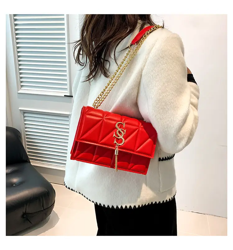 Red Rhomboid Shoulder Bag with Gold Chain for Women — feature 14