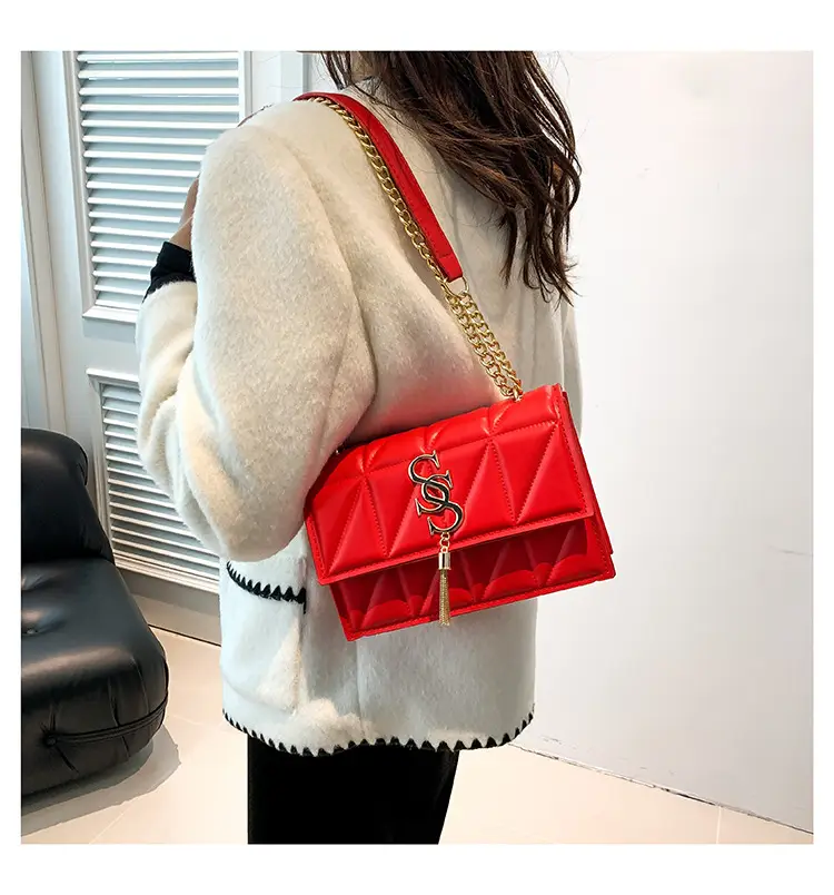 Red Rhomboid Shoulder Bag with Gold Chain for Women — feature 15