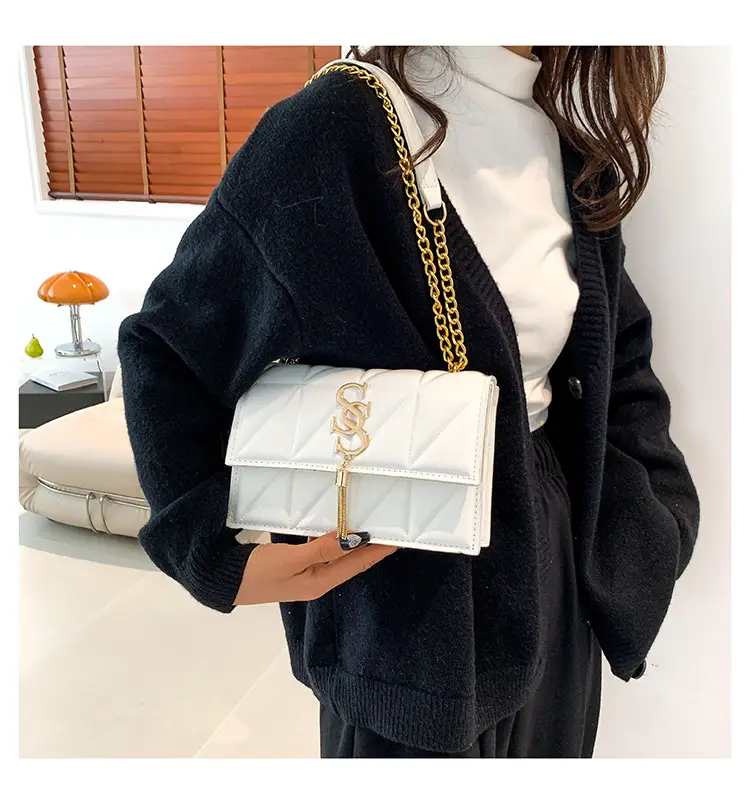Red Rhomboid Shoulder Bag with Gold Chain for Women — feature 24
