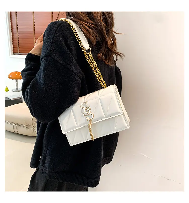 Red Rhomboid Shoulder Bag with Gold Chain for Women — feature 26