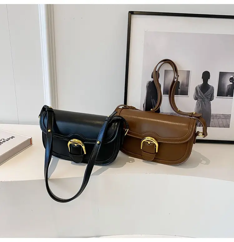 Brown Leather Crossbody Bag with Gold Clasp — feature 10