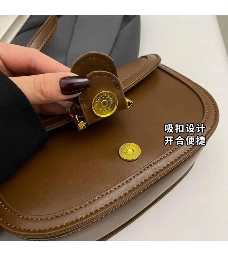 Brown Leather Crossbody Bag with Gold Clasp — feature 3