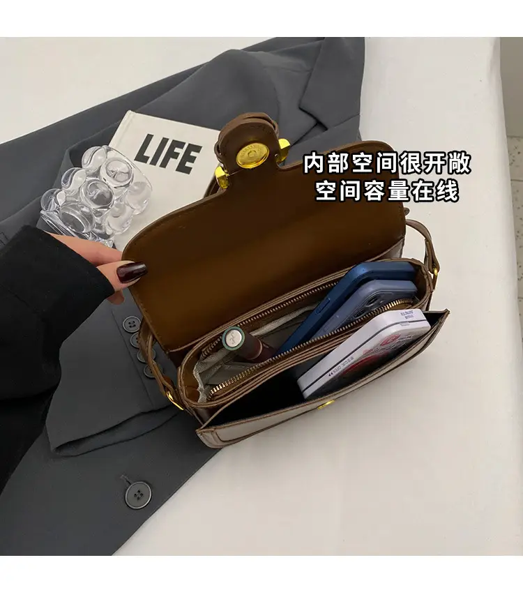 Brown Leather Crossbody Bag with Gold Clasp — feature 6