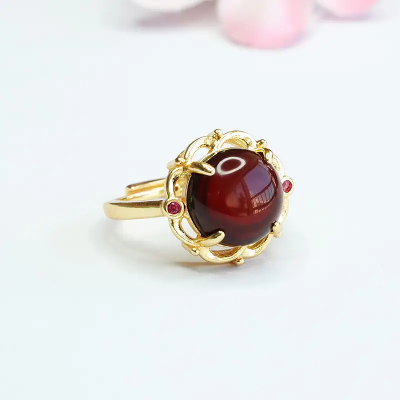 Guan Yu Natural Amber Claw Setting Ring - Image 3