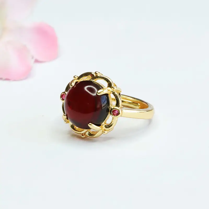 Guan Yu Natural Amber Claw Setting Ring - Image 4