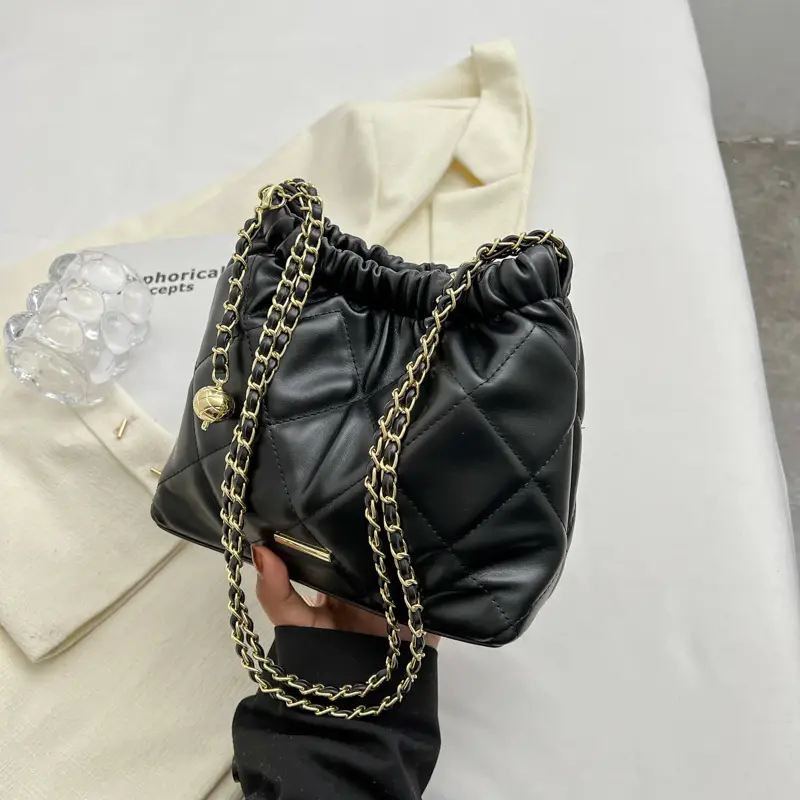 Women's Rhombus Chain Shoulder Bag Cream 2023 - Image 3