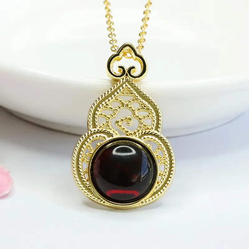 Guan Yu Natural Amber Pendant Blood Amber Gourd Necklace — feature 4
