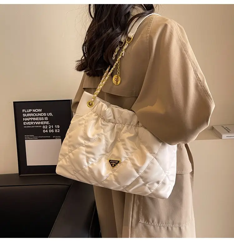 Black Quilted Chain Shoulder Bag for Women 2023 — feature 12