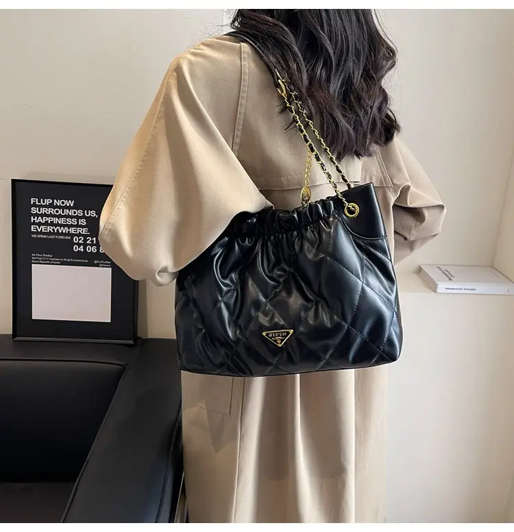 Black Quilted Chain Shoulder Bag for Women 2023 — feature 14