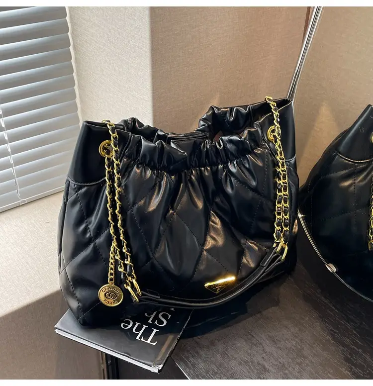 Black Quilted Chain Shoulder Bag for Women 2023 — feature 18