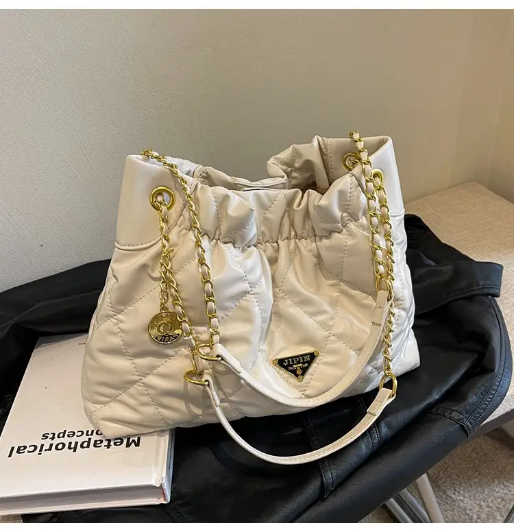 Black Quilted Chain Shoulder Bag for Women 2023 — feature 21