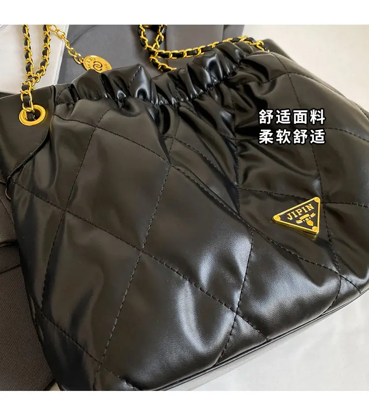 Black Quilted Chain Shoulder Bag for Women 2023 — feature 4