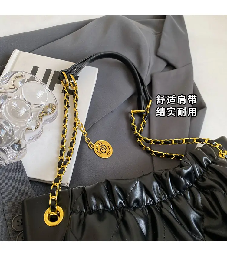 Black Quilted Chain Shoulder Bag for Women 2023 — feature 7