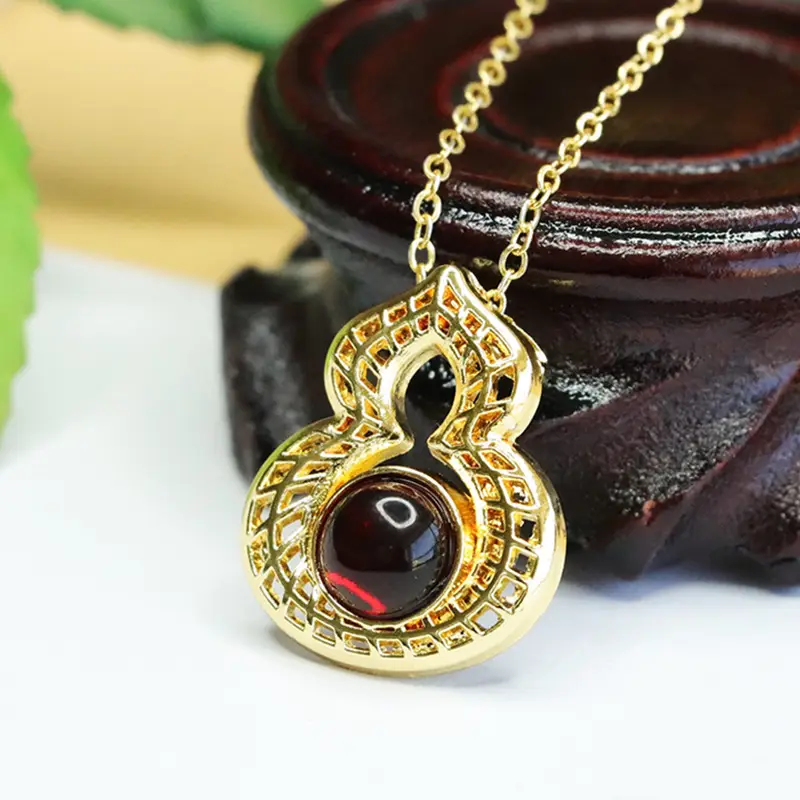 Aiyu Gold Amber Blood Gourd Pendant Necklace Ethnic Style - Image 3