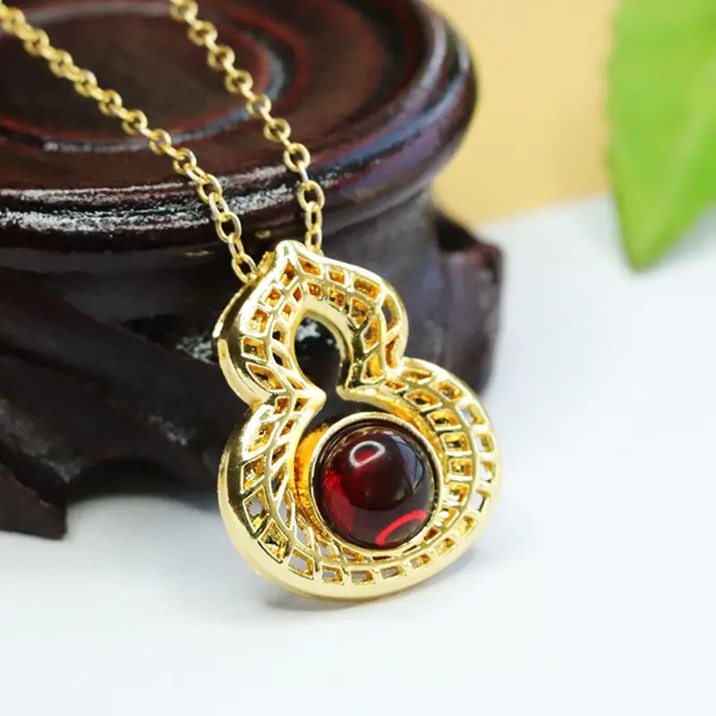 Aiyu Gold Amber Blood Gourd Pendant Necklace Ethnic Style - Image 4