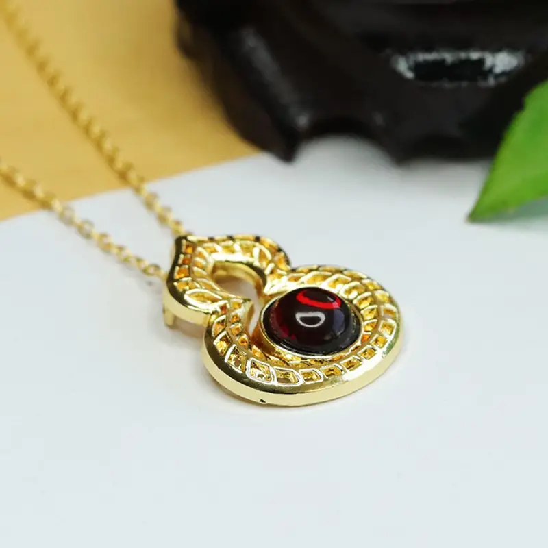 Aiyu Gold Amber Blood Gourd Pendant Necklace Ethnic Style - Image 5