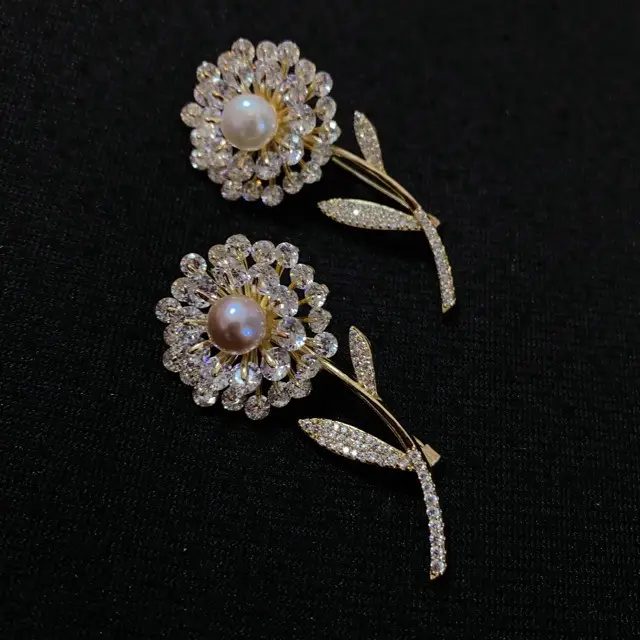 Dandelion Pearl Niche Exquisite Suit Coat Sweater Pin - Image 4
